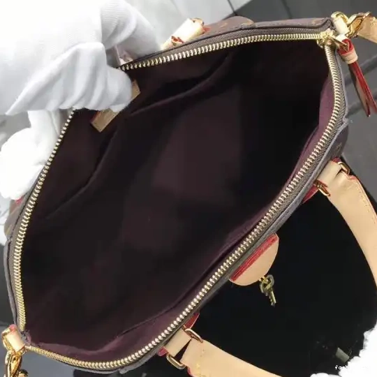 RIVOLI MM LOUIS VUITTON 0430